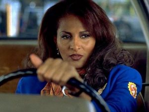 Pam Grier drives away from the scene of a crime in Jackie Brown
