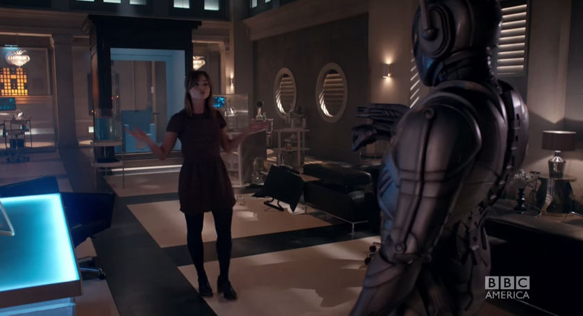 Clara confronts a cyberman