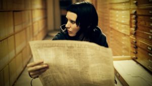 Lisbeth doing research in David Fincher's Girl with the Dragon Tattoo